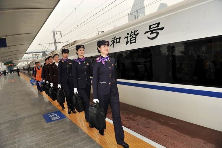眼睛近視可以報讀高鐵乘務(wù)專業(yè)嗎