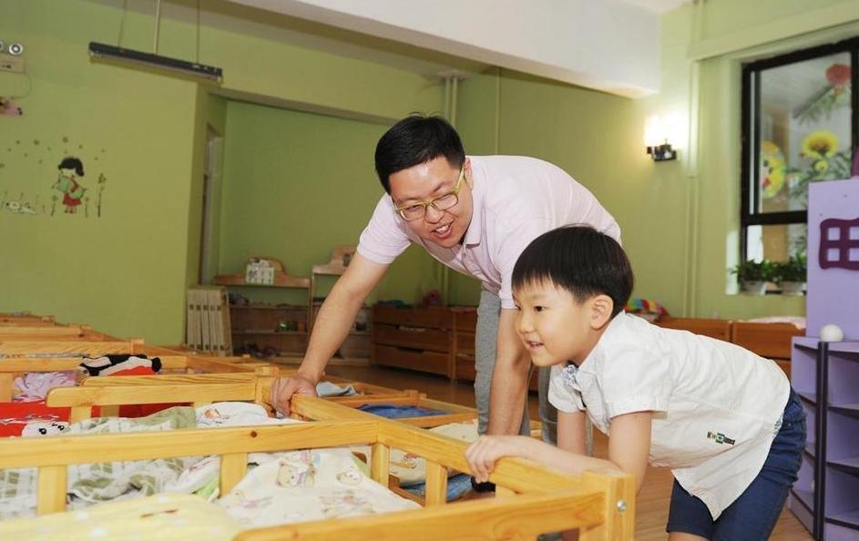 男性較女性擔(dān)任幼兒園教師優(yōu)缺點如何