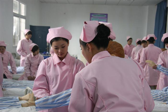 重慶?？菩l(wèi)校給學生們帶來良好的就業(yè)保障