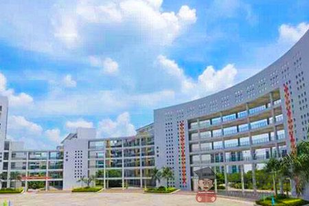 貴州航空學(xué)校是按照什么標(biāo)準(zhǔn)收費(fèi)的？