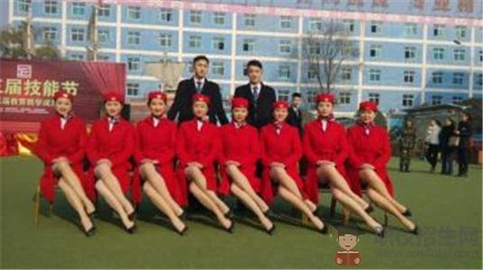 貴陽航空學校空乘專業(yè)對男女生視力有什么要求？