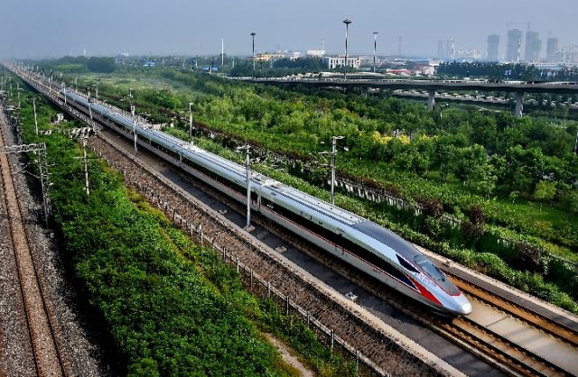 四川高鐵動車乘務(wù)員一般可以干多少年？