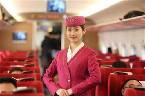 四川女生讀高鐵乘務(wù)專業(yè)好不好？