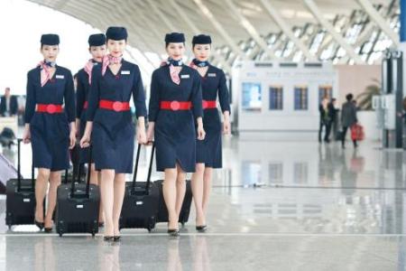 女生選擇學(xué)空乘專業(yè)怎么樣